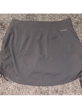 Columbia all season skort size large grey